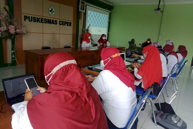 Peningkatan Kapasitas Bidan dalam Menggunakan Aplikasi e Kohort